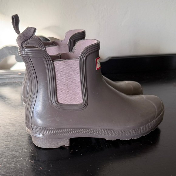 Hunter Short Chelsea Boots in gray size 8 - Picture 4 of 9